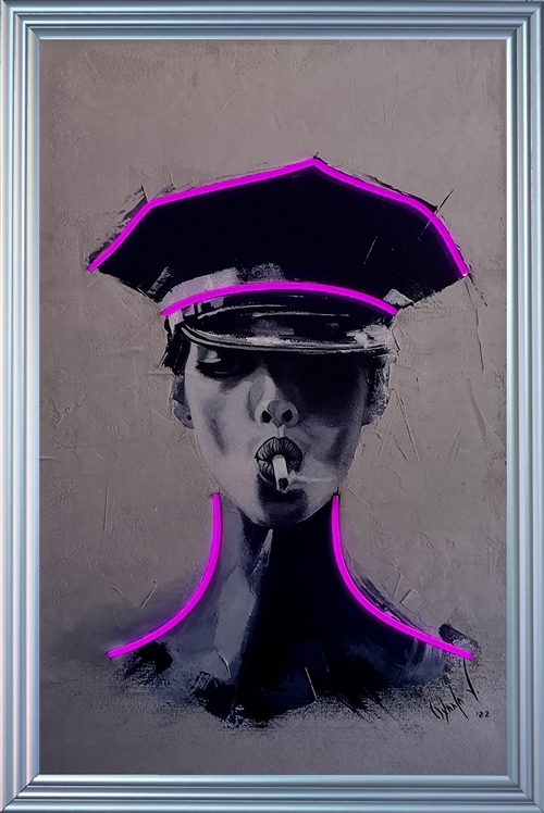 تابلو نئون طرح دار دختر سیگاری با قاب نقره ای لاکچری